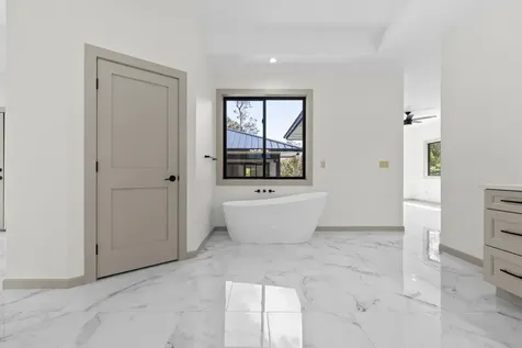 19-4253 Kekoanui Street Volcano HI 96785