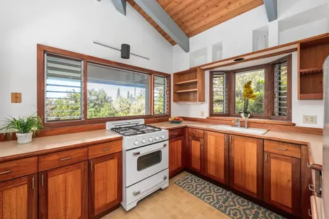 88-2497 Milolii Road Captain Cook HI 96704