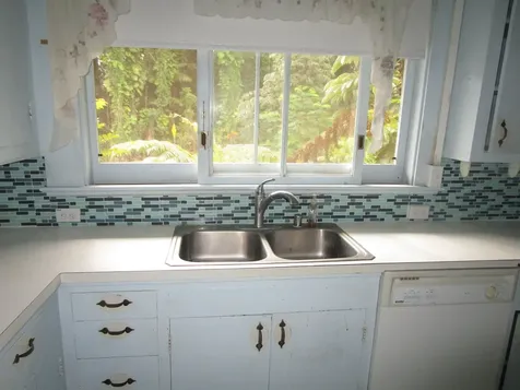 1494 Waianuenue Avenue Hilo HI 96720