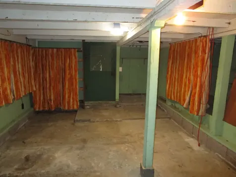 1494 Waianuenue Avenue Hilo HI 96720