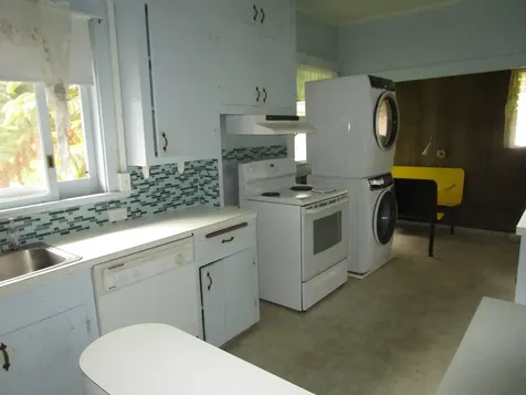 1494 Waianuenue Avenue Hilo HI 96720