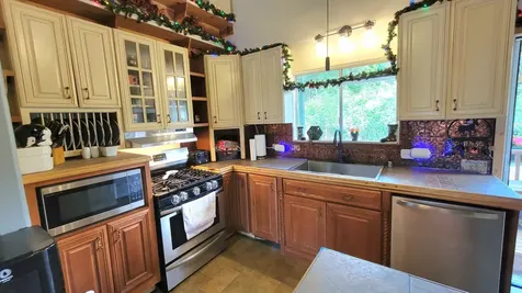 78-1392 Bishop Road Holualoa HI 96725