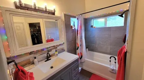 78-1392 Bishop Road Holualoa HI 96725