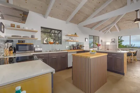 94-5761 Awa Pae Loop Naalehu HI 96772