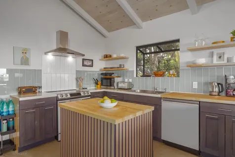 94-5761 Awa Pae Loop Naalehu HI 96772