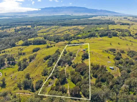 46-3715 Puaono Road Honokaa HI 96727