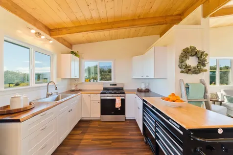 46-3715 Puaono Road Honokaa HI 96727