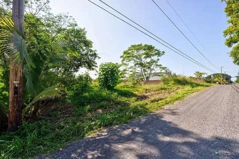 15-1978 7th Avenue Keaau HI 96749