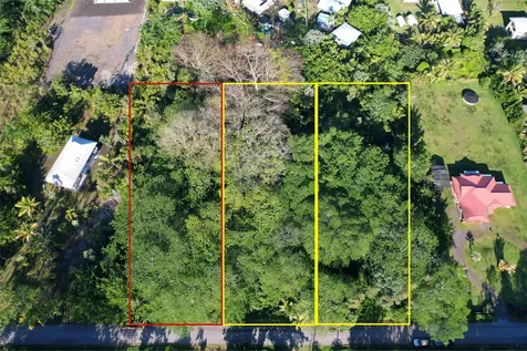 8TH Avenue Keaau HI 96749