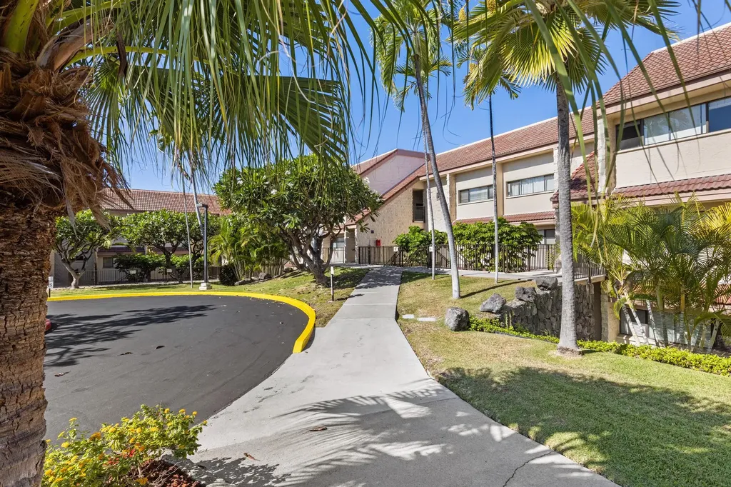 78-7070 Alii Drive Kailua-kona HI 96740