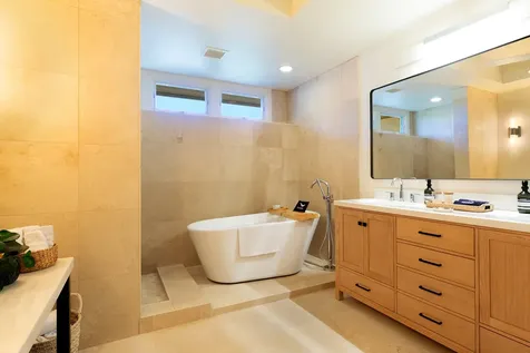 68-1375 Pauoa Road Kamuela HI 96743