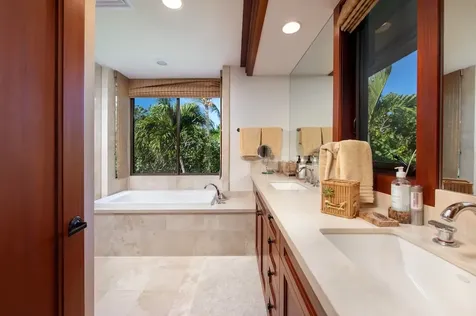 68-1059 Honokaope Way Kamuela HI 96743