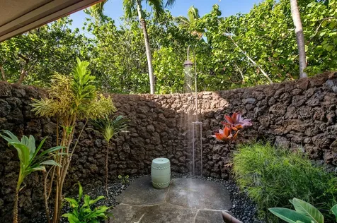 68-1059 Honokaope Way Kamuela HI 96743