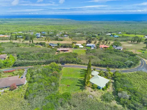 94-1436 Kaulua Circle Naalehu HI 96772