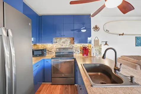 75-6016 Alii Drive Kailua-kona HI 96740