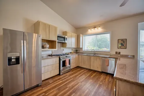 15-1927 2nd Avenue Keaau HI 96749