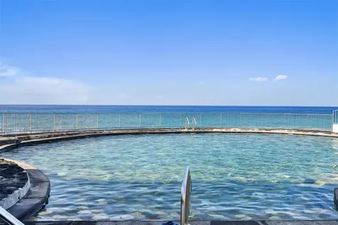 75-6082 Alii Drive Kailua-kona HI 96740