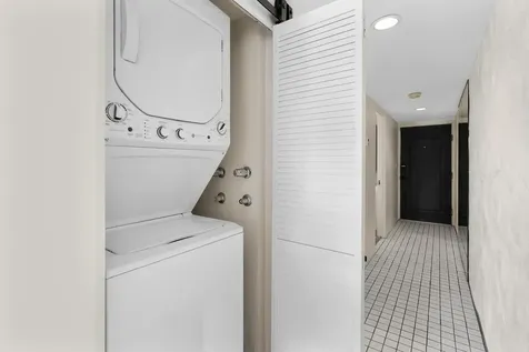 75-6082 Alii Drive Kailua-kona HI 96740