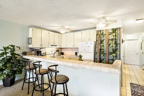 75-6002 Alii Drive Kailua-kona HI 96740