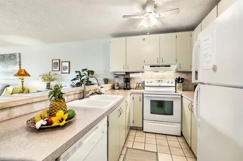 75-6002 Alii Drive Kailua-kona HI 96740