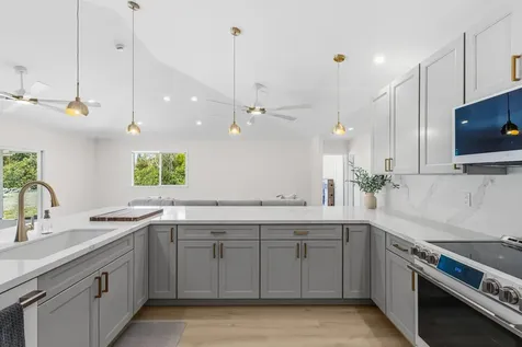 15-1944 4th Avenue Keaau HI 96749