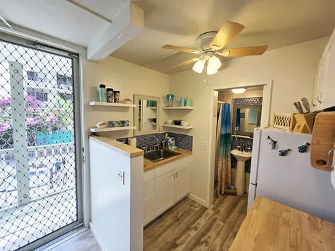 75-5776 Kuakini Highway Kailua-kona HI 96740