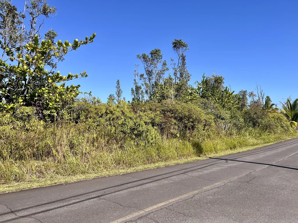 7TH Avenue Keaau HI 96749