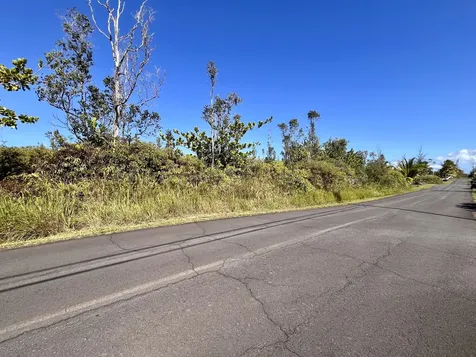 7TH Avenue Keaau HI 96749