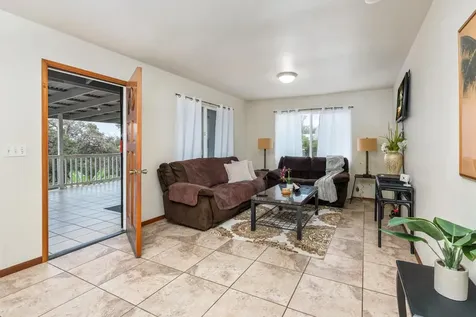 92-8583 Paradise Circle Makai Ocean View HI 96737