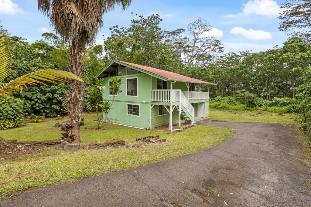 16-733 Uhiuhi Street Keaau HI 96760