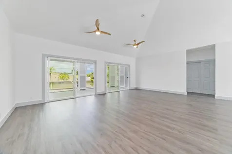 698 Kukuau Street Hilo HI 96720