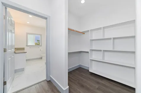 698 Kukuau Street Hilo HI 96720