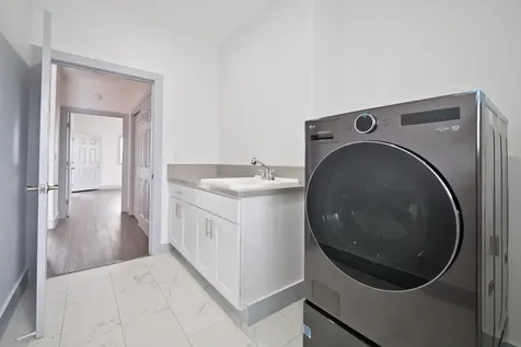 698 Kukuau Street Hilo HI 96720