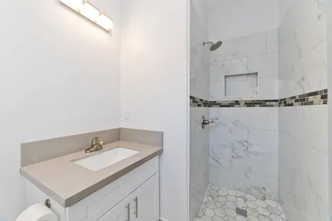 698 Kukuau Street Hilo HI 96720