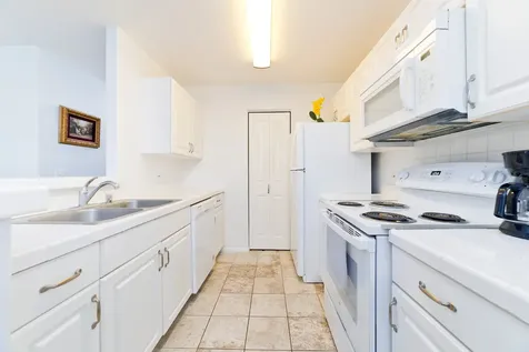 75-6081 Alii Drive Kailua-kona HI 96740