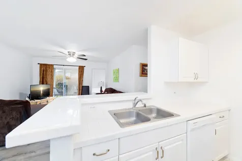 75-6081 Alii Drive Kailua-kona HI 96740