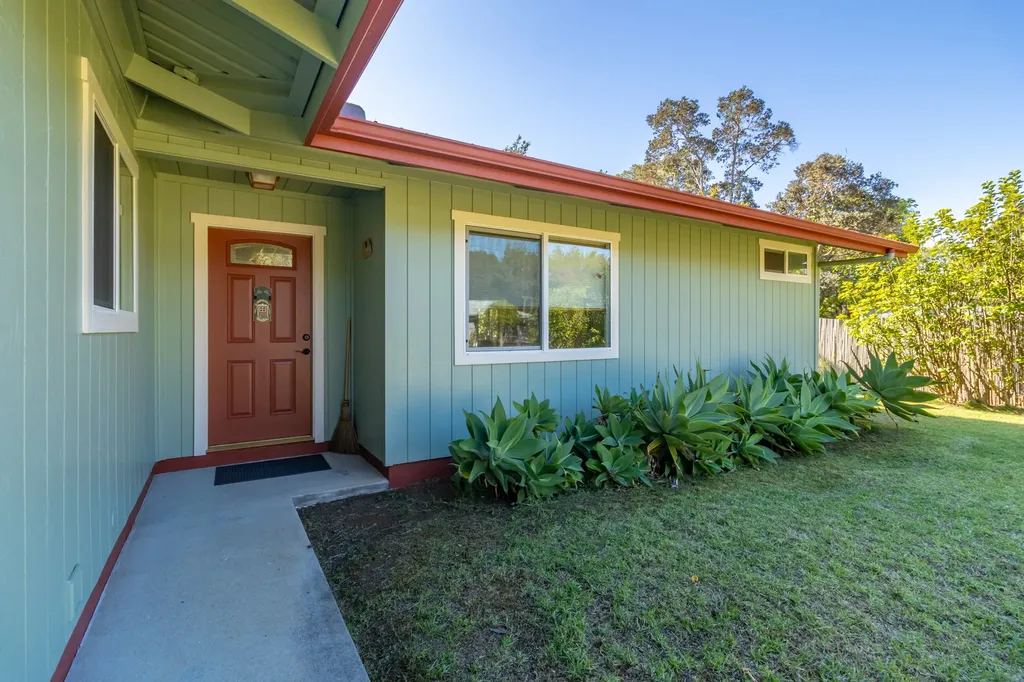 99-7814 Kapoha Place Volcano HI 96785