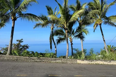 87-435 Kaohe Road Captain Cook HI 96704