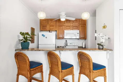 75-5888 Alii Drive Kailua-kona HI 96740