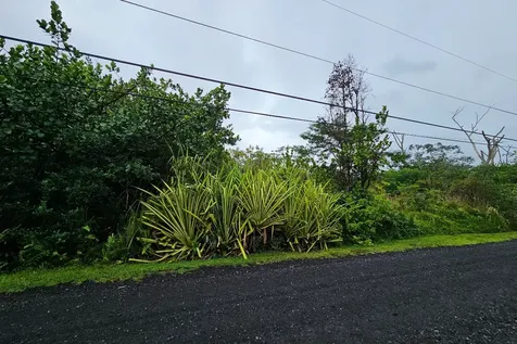 4TH Avenue Keaau HI 96749