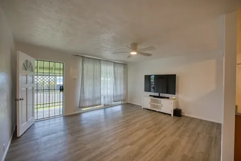 1594 Kaunala Place Hilo HI 96720