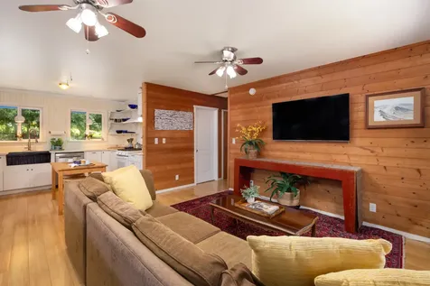 45-1006 Kalehua Road Honokaa HI 96727