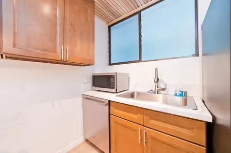 1875 Kalanianaole Avenue Hilo HI 96720