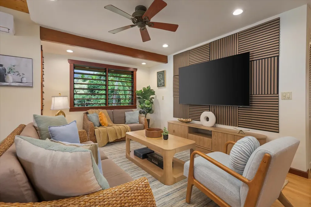 82-6289 Kahauloa Street Captain Cook HI 96704