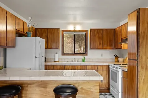 99-1817 Painiu Loop Volcano HI 96785