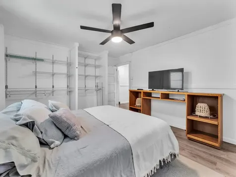 529-A Wainaku Street Hilo HI 96720