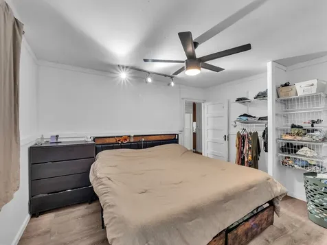 529-A Wainaku Street Hilo HI 96720