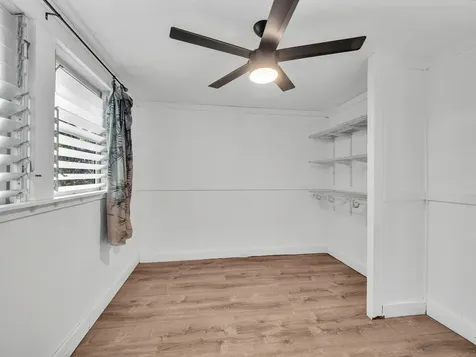 529-A Wainaku Street Hilo HI 96720