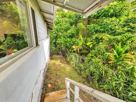 529-A Wainaku Street Hilo HI 96720
