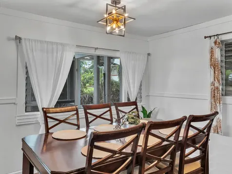 529-A Wainaku Street Hilo HI 96720